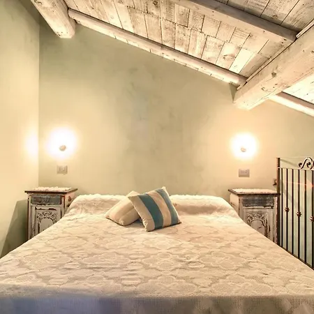 Casa Sale Con Ac E Wifi In Borgo Ligure Lägenhet